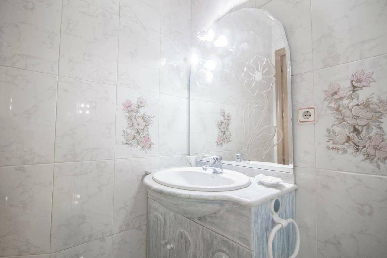 Home & Private Terrace Wifi + Aircon 马德里 外观 照片